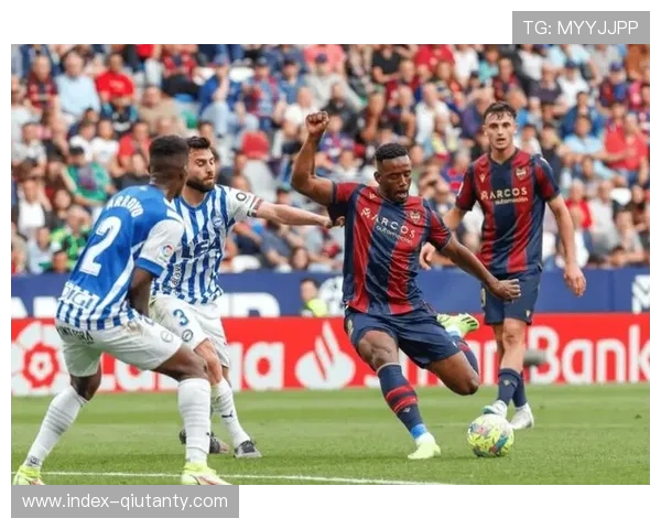 巴萨传控主导客场告捷,比利亚雷亚尔伤病潮中难阻领头羊。 巴萨传控主导客场告捷,比利亚雷亚尔伤病潮中难阻领头羊。